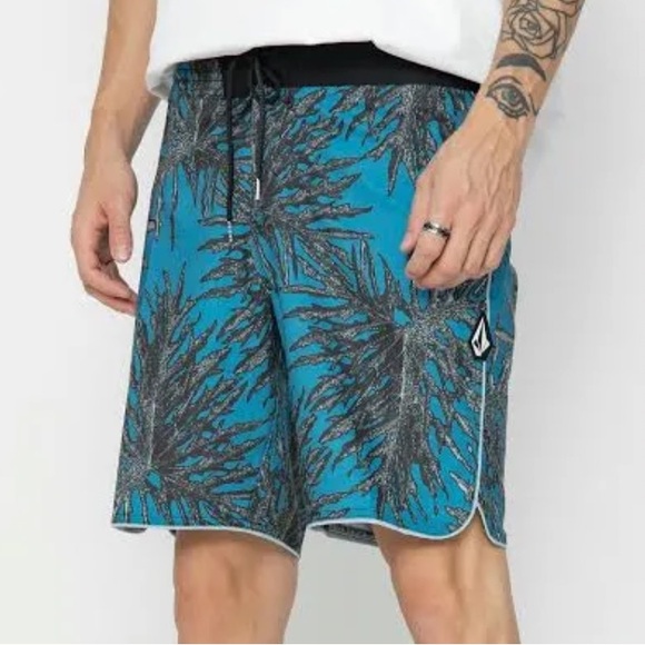 Volcom 33 Boardshorts Beeg Leef Stoney 19 inch Boardshorts in Tidal Blue NWT